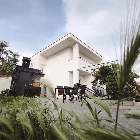 Kuca Ganchi Holiday home